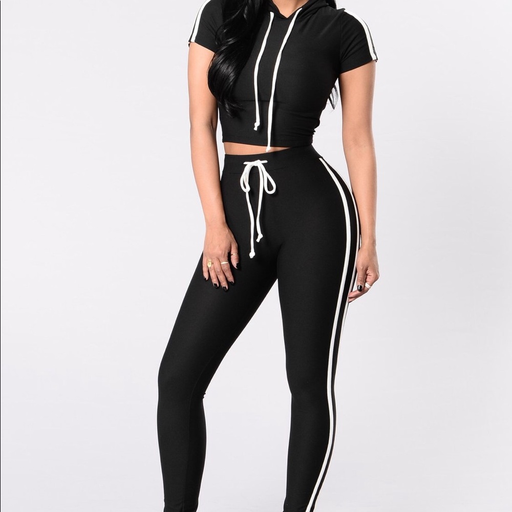Black/white set